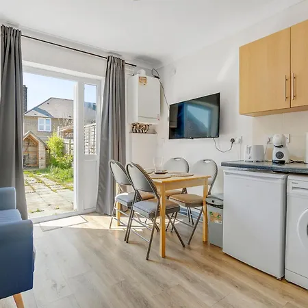Apartment With Garden 4 Stop To Holland Park